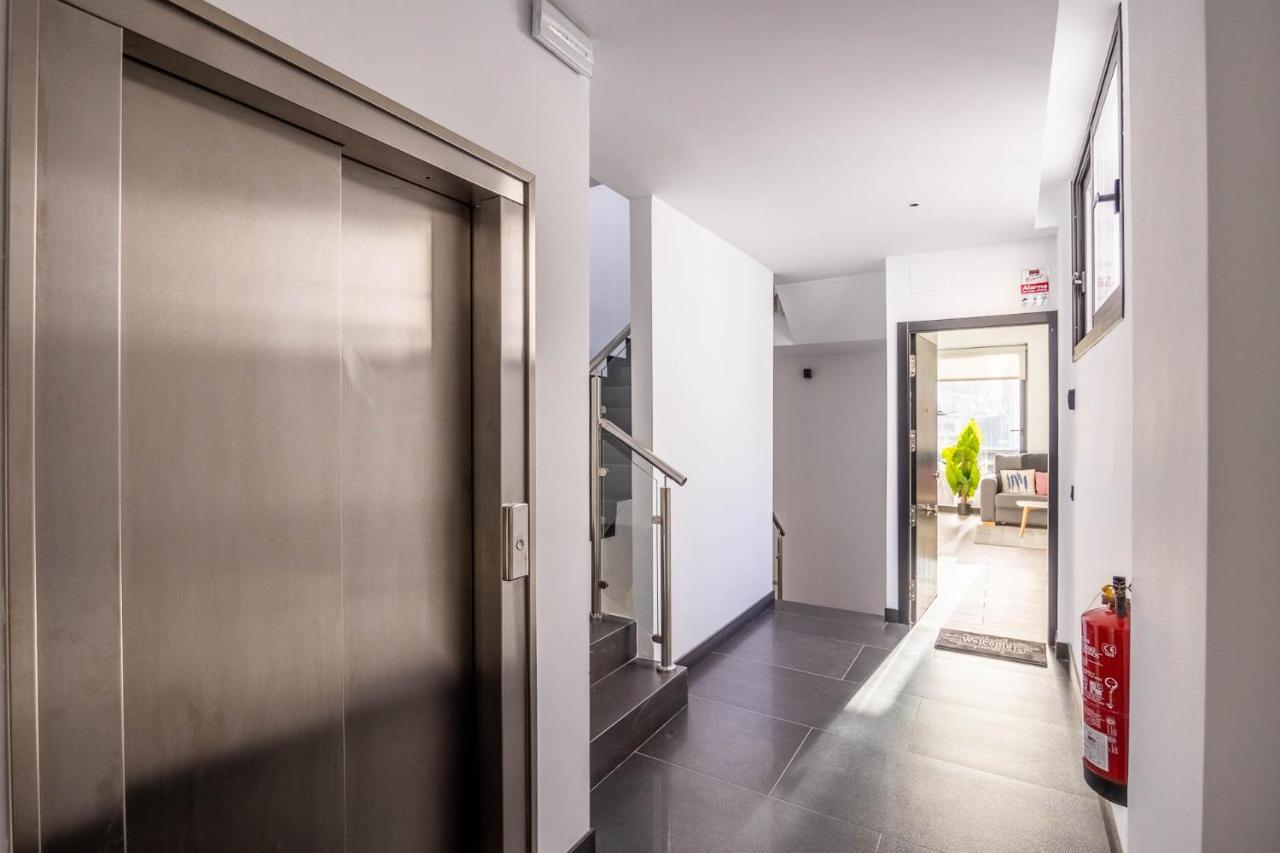 Nervion Suites 1 - Vacacional Sevilla Экстерьер фото