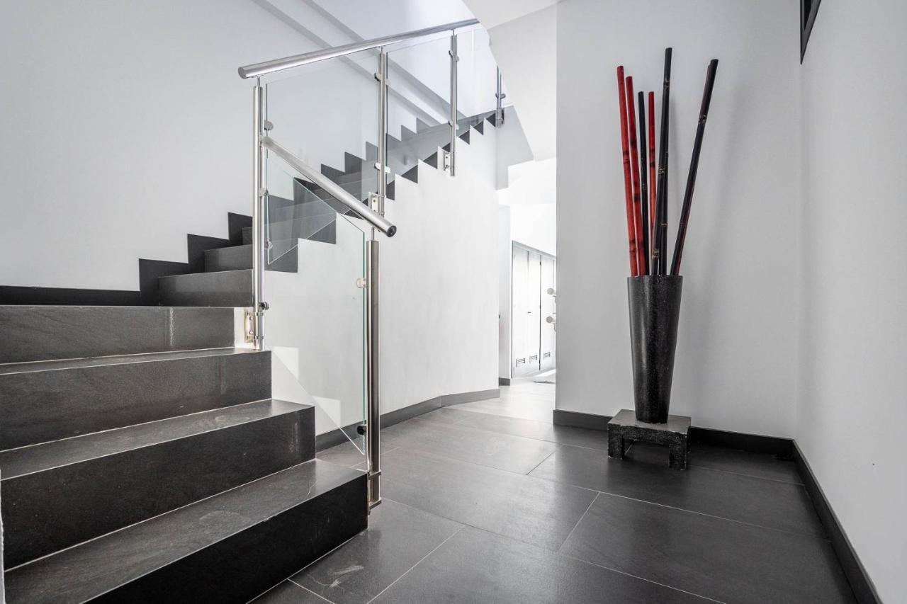 Nervion Suites 1 - Vacacional Sevilla Экстерьер фото